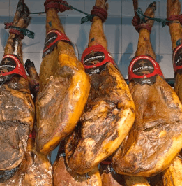 1.-BLACK LABEL: THE ABSOLUTE KING (100% IBERIAN ACORN-FED)